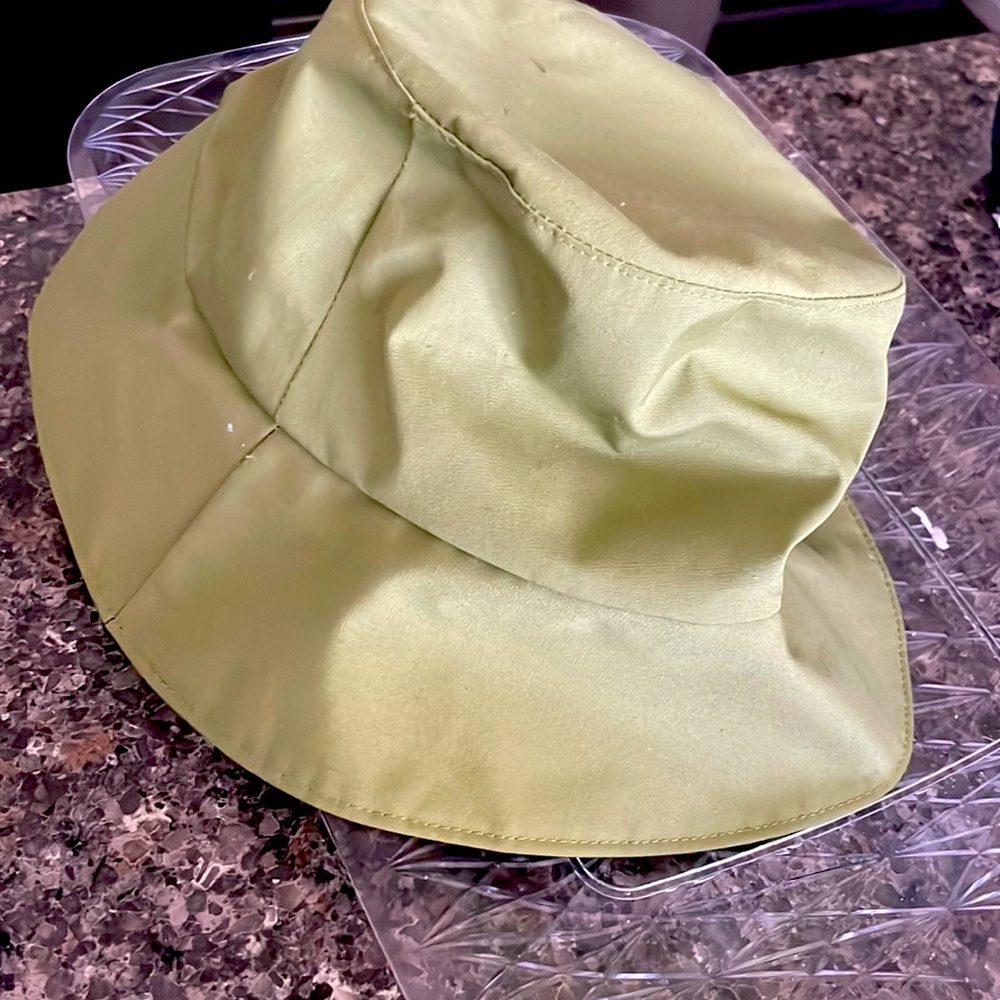 Cotton hat.